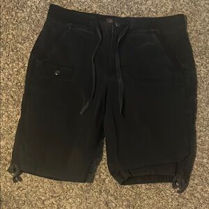 Gloria Vanderbilt Black Shorts with drawstring Women’s size 10